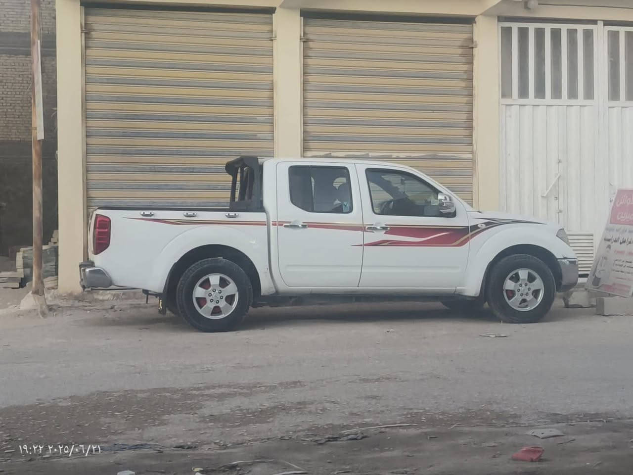 سلام عليكم للبيع او مراوس نيفارة كير عادي مكينة مفتوحة رقم اربيل القديم تريد وكالة تريد تحويل بيهة صبغ يم البكلايت شوية وخشم الجاملغ الامامي صبغ فقط السعر93 الرقم ***********مكان نجف شارع المطار
