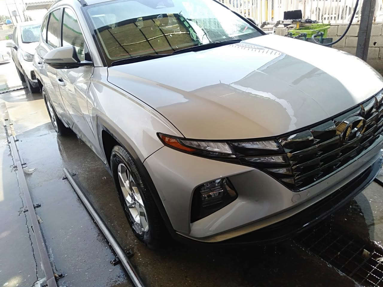 للبيع توكسان 2022 رقم بغداد الجديد وارد امريكي ضرر تبديل قطعتين باب وجاملغ  عكس السائق فول مواصفات عدا الفتحة دفع رباعي اربع بصمات قطعتين تبريد حساسات كاميرات رادرات 
محرك 2500 وبيها هواي مواصفات اخرى
السعر 185 وبيها مجال غير متواجد على الفيس للاتصال
***********
