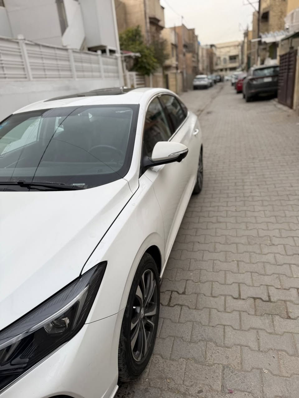 السلام عليكم 
شانجان ايدو بلاس s اعلى فئة موديل 22 السيارة فووول مواصفات (٣ أنظمة قيادة عادي وسبورت وايكو )(كامرات ٣٦٠ درجة )(بانوراما)ويل كب (بصمة)(مري شفط كشنات جلد )السيارة بأسمنا السيارة بيها صبغ بالبنيد وبيها بارد كد شبر بالباب الخلفية السعر ١١٧ بي مجال مكاني بغداد الوشاش *********** مكلف بالنشر
