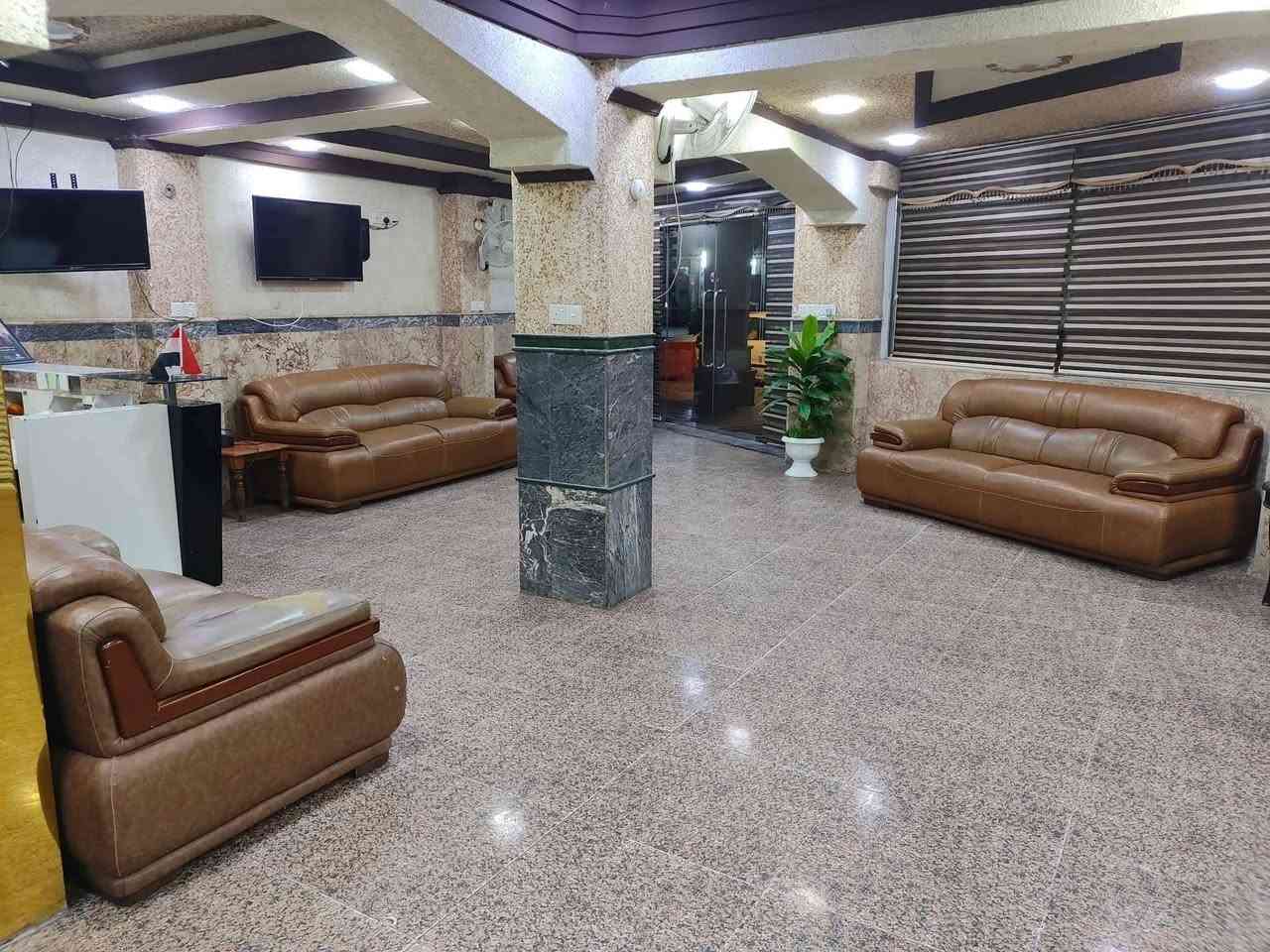 السلام عليكم ورحمة الله... 
يتوفر حجز الانفرادي والحملات في فندق الصادقين 
النفر 5 آلاف دينار 
كذلك يتوفر سكن للطلاب ايجار شهري واسعار مناسبة في فندق الصادقين 
مع كافة وسائل الراحة من الانترنت والتدفئة والتبريد وخط كهرباء ٢٤ ساعة
العنوان كربلاء - المركزية شارع العباس قرب قطع المحكمة
للحجز و الاستفسار الاتصال اوعلى الواتساب ***********
