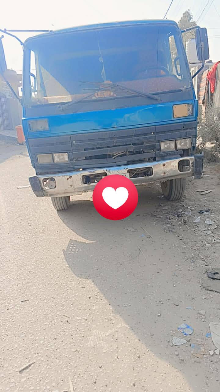 سلام عليكم نيسان عضم موديل 91 رقم ذياقار ألماني تحويل ثانيوم طول ٦لاه عشره مكينه 14فوصه خير من الله السياره معمره جديد تخم تاير جديد السعر50وبيهي مجال بصيط الاستفسار عل رقم *********** مكان بابل جبله
