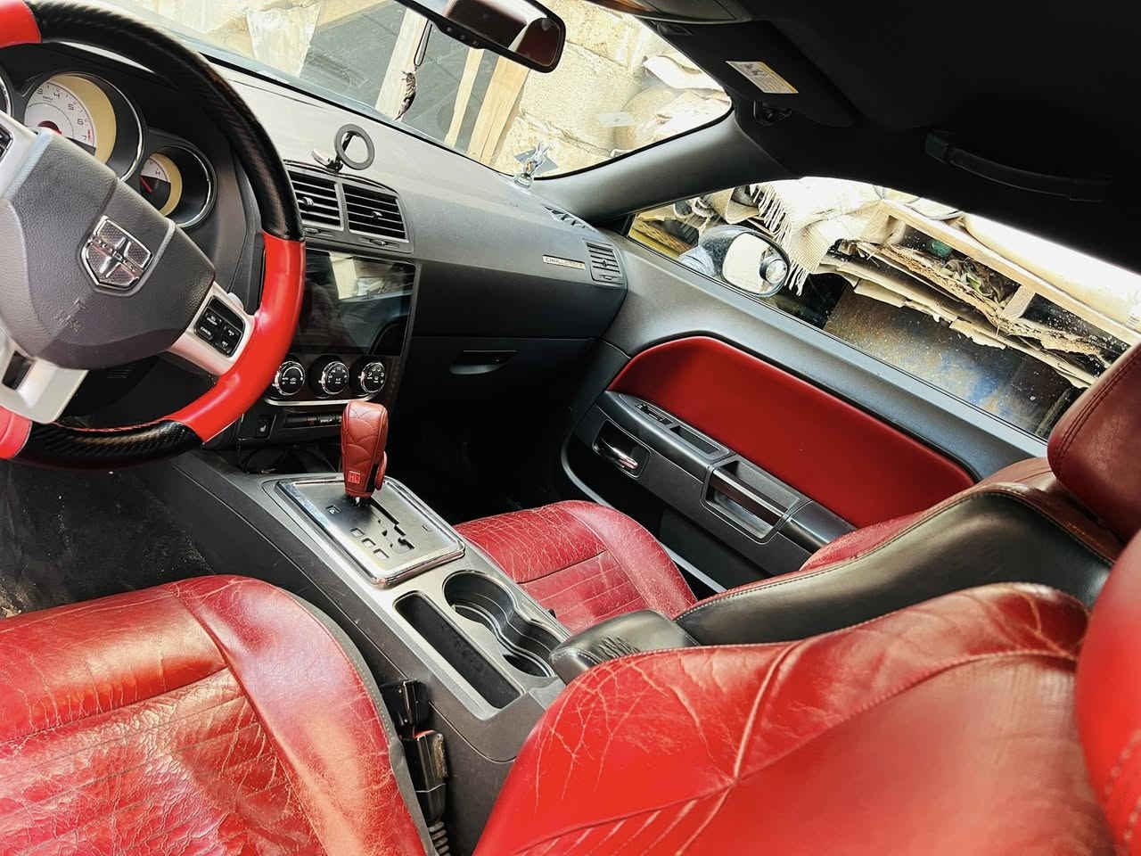 سلام عليكم  موديل 2014جارنجر وارد كندي ضربتهه بل عراق باب وجاملغ وبنيدمبدل لون اسود ماشيه 98الف ميل sxtرقم بصره الجديدتبريد كير محرك مكفولات السعر ١١٠ وبيهه مجال للطيبين *********** مكاني البصره
