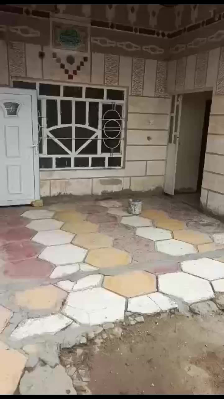 للإيجار
دار سكن نضيف 
حي المحطه 
يتكون من غرفه وبراني ومطبخ وصحيات خارجية 

للاستفسار مراجعة مكتب الضامن للعقار الشارع التجاري مقابل منفذ المعرفه أو الإتصال 
*********** واتساب
***********
