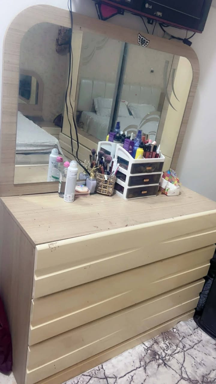 غرفه تركيه نظيفه مثل ماموضح بالصورة السعر 450وبيها مجال العنوان  بهرز الشراي يراسلني خاص @إشارة


**إذا كنت صاحب هذا الإعلان وتريد حذفه لأي سبب، رجاءا أرسل رسالة إلى الدعم الفني**