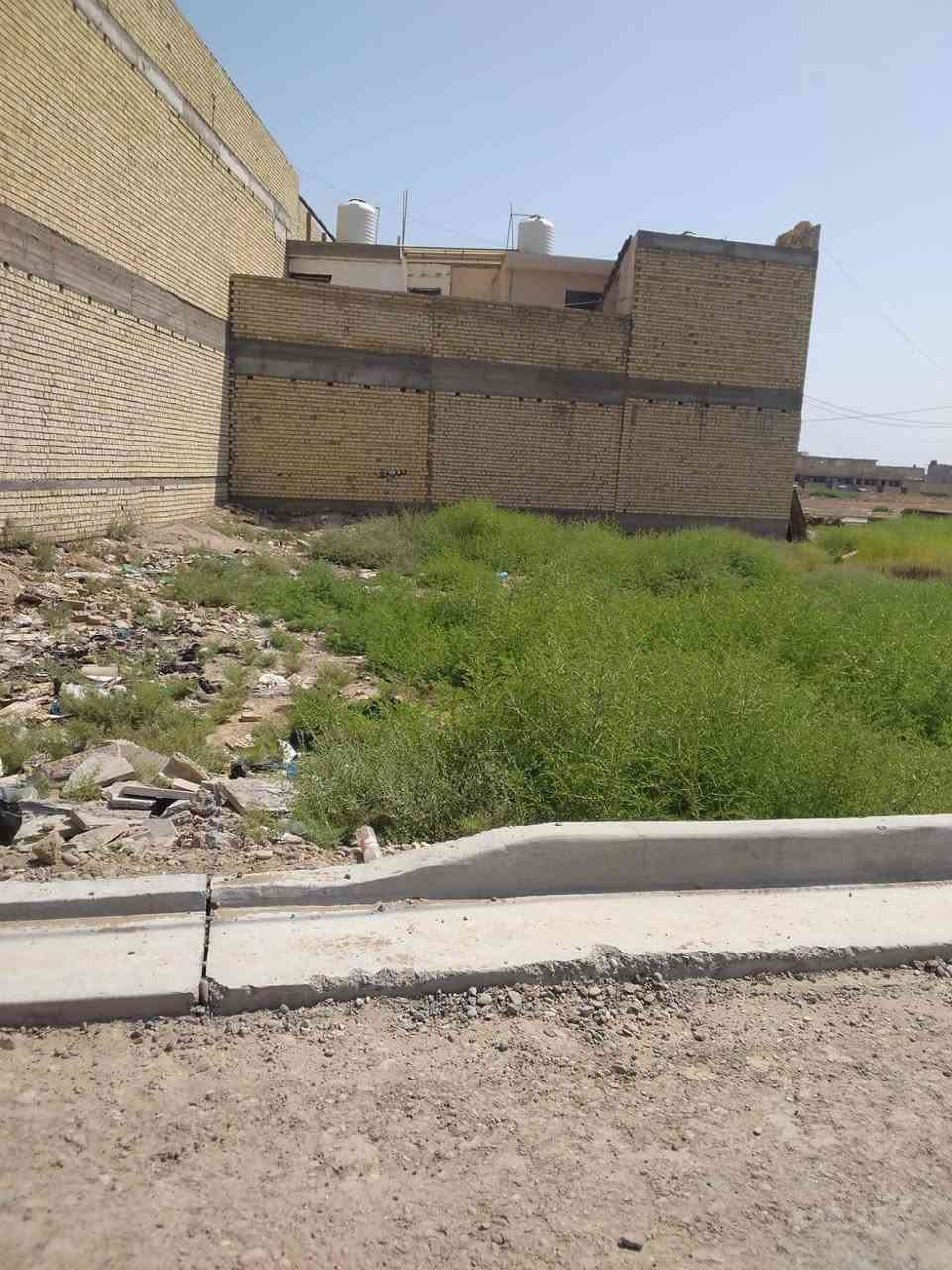 قطعة ارض للبيع مساحه ٣٠٠ الواجهيه ١٥وانزال ٢٠ عقد ٢٥ خدمات كامله السعر ٧٥ وبيه مجال العنوان زراعيه الثعالبه الي يجي على شارع الشعب الرقم ***********
