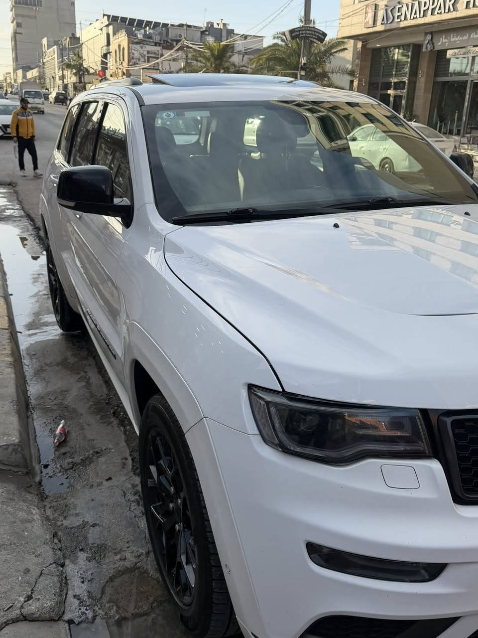 جيب كراند شيروكي اس فئه S 2020 ( خـليـجـي )
ماشيه 157كم

فول فول مواصفات فورويل بارنوما فتحة 

السياره كفاله عامه من الصبغ .كير مكينه صدر كلها كفاله عامه

 ( وكاله هارلم) 

مكينة  3600 6 سلندر  

 سقف بانوراما 

 كشنات جلد وشاموا اسود بي تطيعمات احمر+ كهرباء + تدفئه + خزن ٣ وضعيات 

 نظام النقطة العمياء 

 ويل حجم 20 بلادي سبورت 

 نضام خاص للطرق الوعرة 

تشغيل عن بعد 

مري كهرباء 

 مرايا متحسسة للضوه العالي 

 بخاخات لتنضيف اللايتات الامامي

 نظام تشغيل واطفاء المحرك اوتماتيكي للتوفير وعدم صرف الوقود عند الايقاف (AUTO START SYSTEM)

 

وضعيات قيادة التحكم بيهم عن طريق الماوس 

لايت زنون امامي ولد خلفي 

 تخم تاير جديد

 ستيرن كهرباء + تدفئه ستيرن 

 بصمه

 حساسات خلفية امامية

رايدها ب340

للاستفسار : ***********/***********
