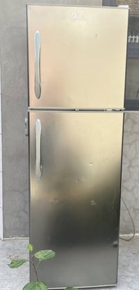 ثلاجة • أجهزة منزلية