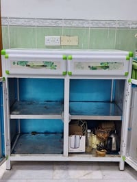 ميز تلفزيون • ألمنيوم • كسر بسيط