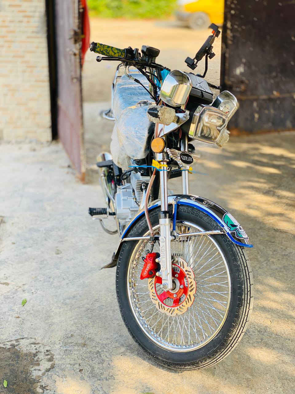 السلام عليكم تايكر 2025 اوراق كامله 5 كير مكفوله من التاير للتاير كير مكينه كارتون اشاير لدات شاشا  صارلهاا شهر من طالعه من الوكيل السعر 775 وبيهاا مجال ***********
