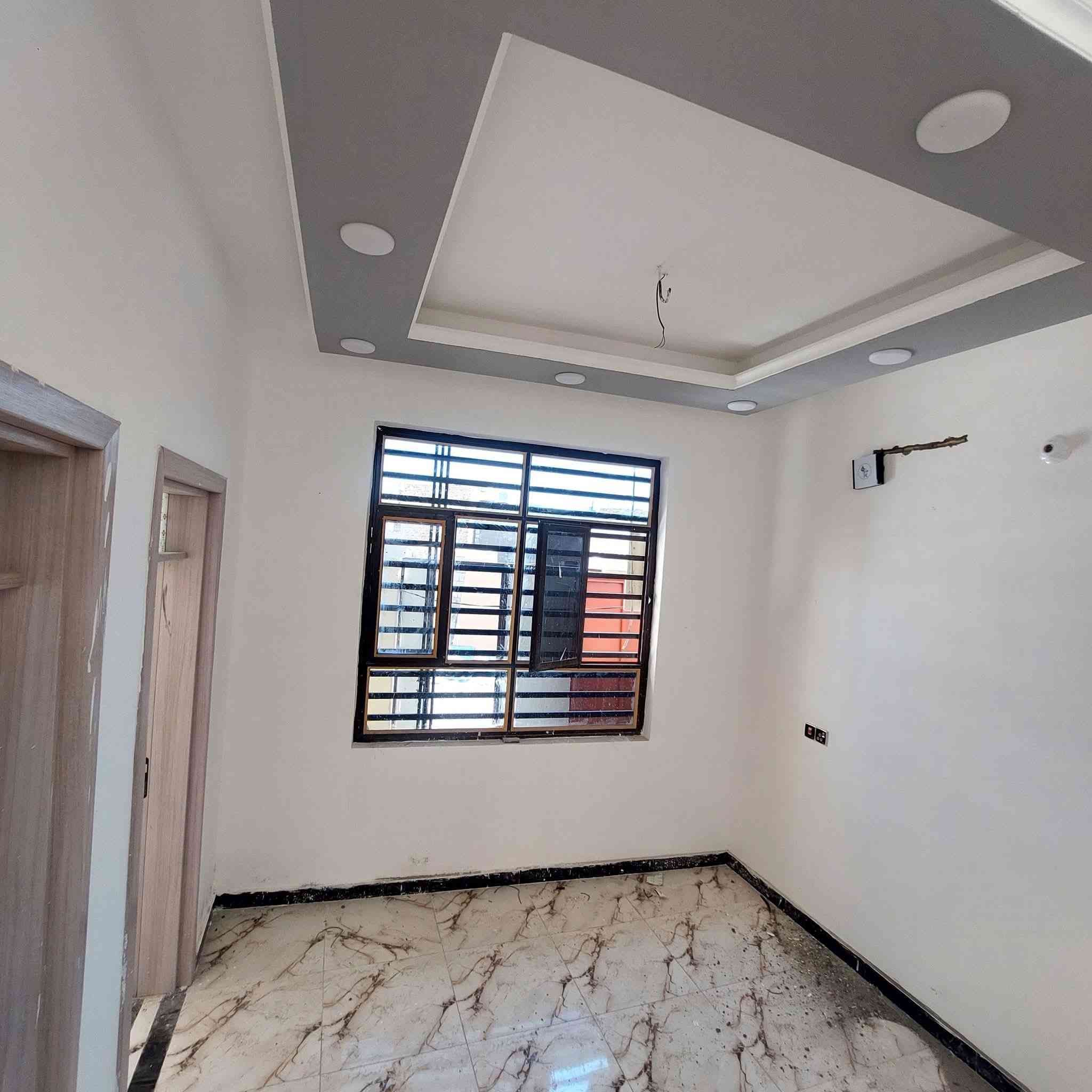 يا الله بيت للبيع١٠٠متر   مربع زراعي سند ٢٥
ملاحظه عنوان البيت الديوانية (حي الامين شارع التنانير )
٣غرف نوم 
صاله 
وبراني 
ومطبخ 
صحيات خارجيه وداخليه 

مسلح ارظيه وسقف
بناء طابوك كامل 
غير مسكون 
المنطقه خدمات كامله تبليط  مجاري
مدارس 
#الاستفسار[مراجعه مكتب حسين فليح للعقار ]
اوالاتصال واتس ***********
***********
