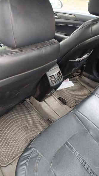 سلام عليكم سونتا موديل 18نمتت فول موصفات واحد على واحد كفاله عامه مكان السياره البياع استخدام شخصي السعر 135وبيه مجال رقم الهاتف ***********
