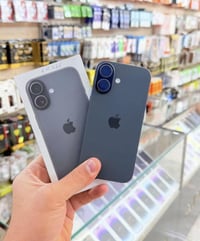 ايفون 17 عادي 256 دبل سيمكارت بطاريه 100  دورات شحن 0 سعر 1200 قفل 077...