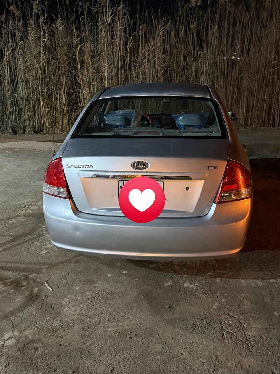 السلام عليكم 
للبيع كيا سبكترا 2009 بيها صبغ شبر بالبنيد وشويه بالجاملغ والباقي كفاله ماشيه 170حقيقي مكينه كير تخم تاير حداديه تبريد تدفئه  كفاله سياره جديده مكاني كربلاء الحسينيه سعرها 100 شده وبيها مجال قليل ***********
