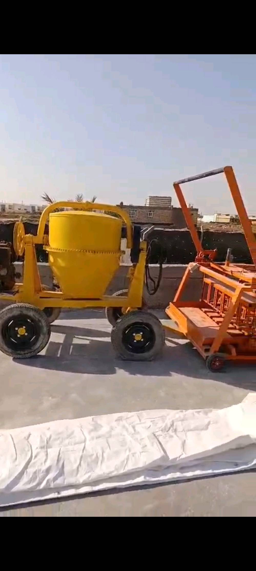 النجف الكوفة 
خباطة للبيع السعر مليون و 800 وبية مجال للشراي 
مكينة بلوك بياضة 6 بلوكات بل دقيقة
السعر 30 ورقة 
( الي يريد يبدي مشروعة وعندة عرصة حتى لو 100 متر) 
خلي يتوكل وبخدمتة 
غرض البيع عدم التفرغ تجي تأخذ المكينة والخباطة شرط الفحص لمن تقتنع انت 
***********