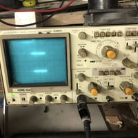 اجهزة راسم اشارة اوسلسكوب قديم ١٩٨٤ عدد ٣ للبيع العنوان بغداد للاستفسا...