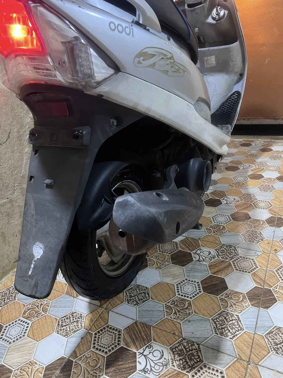 سلام عليكم للبيع ماكس منغولي حاوية كفالة عامة ختم واحد كفر وملاح ومكينة مابيها قطعة مامختومة دراجة مامفتوحة ع لفحص مابيها كل نقص كلشي شغال بيها وكلها بلاد دراجة تنباع بكشن بلاد مكاني ديوانية جمهوري شارع سالم سعر خاص او رقم ***********
