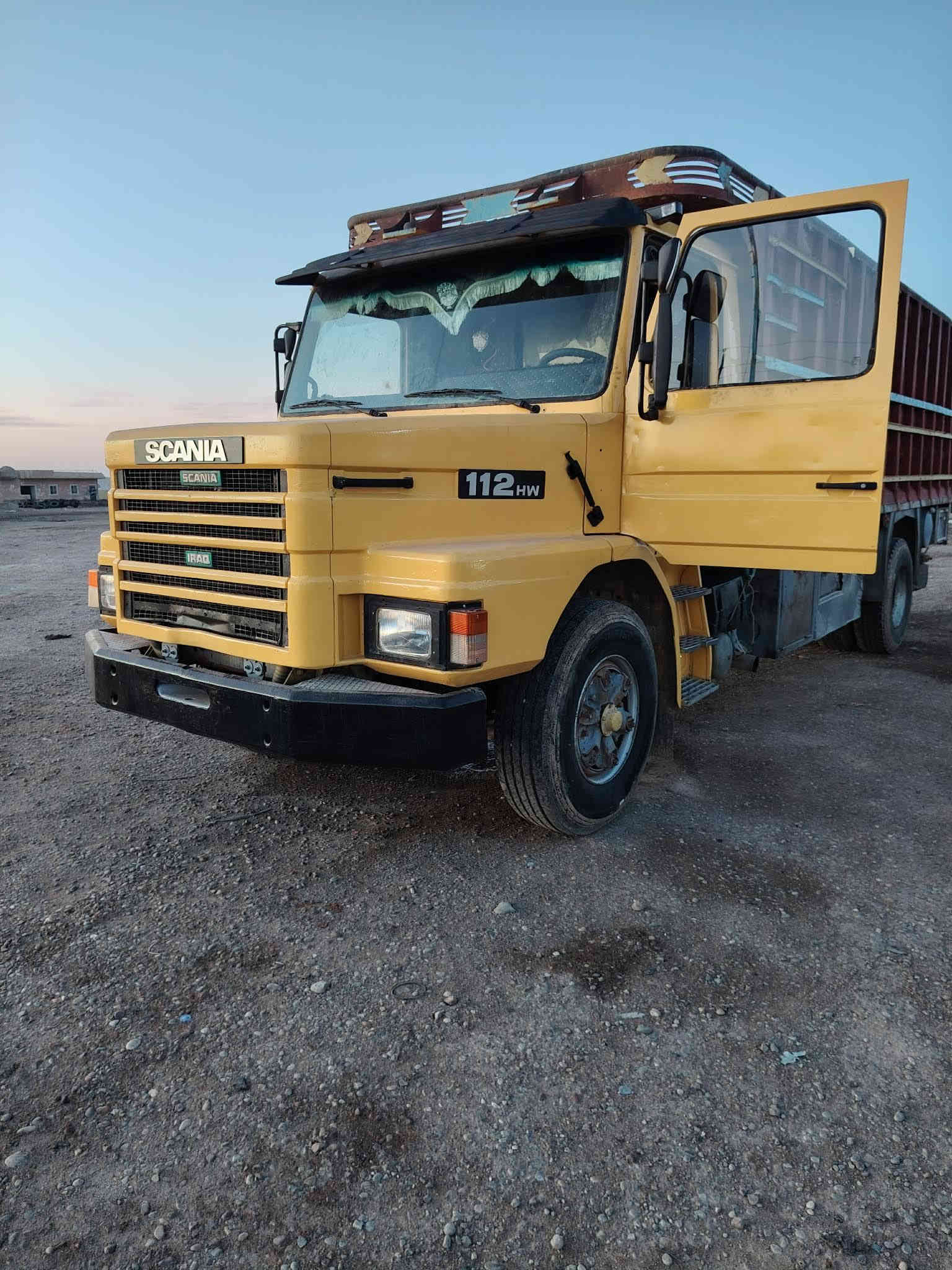 سكانيه للبيع112جاهزه من كلشي محرك مجفت جديد وبنب ونوزل جديد تخم تاير جديد سبيرات ثنين داخله هزه مشي معامله رغم نكلبزي رغم الهاتف***********
