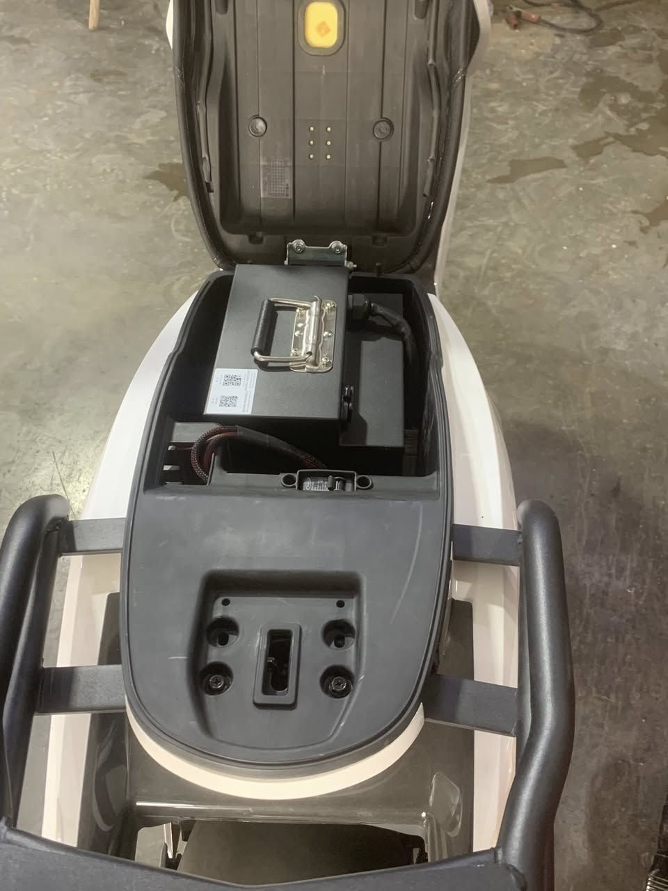 السلام عليكم دراجة شركة هودي كوجر 2000w 72v 40A  بطارية ليثيوم سرعة 99  بالشحنة الوحدة من 60_70 كيلو متر  السعر خاص ***********
