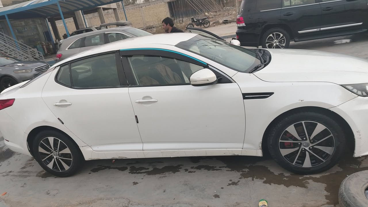 السلام عليكم من رخصة مدير الكروب
اوبتيما موديل 2011 وا د خليجي مكينه دوش
رقم اربيل الجديد بيها قطعتين رش اثر شخوط مكفوله من الضربه والتبديل كير ومحرك كفاله مكان السيا ه ديالى بعقوبه السعر 110 وبيها مجال حك الجيه ***********
