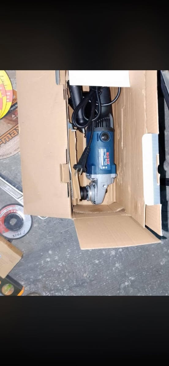 سلام عليكم للبيع كوسرات ثنين وحده حجمً كبير وثانيه حجم صغير وكتر ياباني اصلي للاستفسار اكثر ***********
