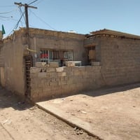 السلام عليك ورحمه وبركاته منزل  للبيع يحتوي على 2 غرف نوم و مطابخ و حم...