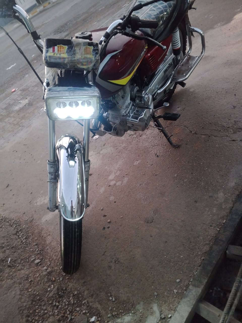 5كير سلف هورن لايت 
سعر 225بي مجال 
***********
موديل ماعرف لئن بليته مابي
