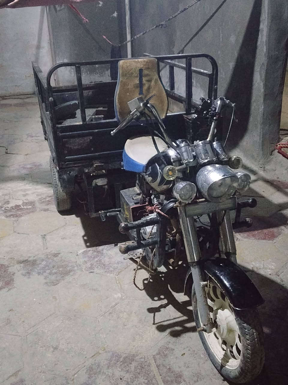 السلام عليكم ستوته للبيع موديل 13 رقم ابيض ***********
