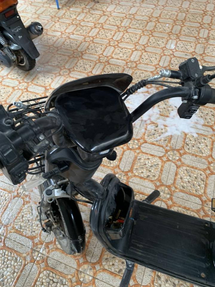 بايسكل شحن للبيع 5 بطاريات يخبل مابي شي شحن فول بطاريات جديدات تفحص كلشي ما بي بس البريك الخلفي يرادة سيم بس ما صار هواي من أخذنا جديد مكاني تحرير فلكة الأخيرة السعر 260 وبي مجال رقمي ***********
