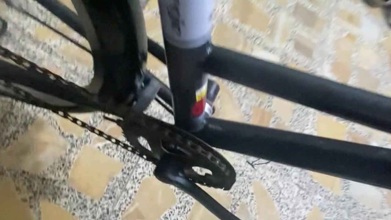 سلام عليكم ورحمة الله وبركاته باسكل بناتي كامل من جوابه و تايرات و بركات مديل 2019 متروس ختومات سعر 75 و بي مجال اللطيبين عنوان بغداد بغداد الجديده شارع المسبح قرب جامع ذات النطاقين اارقم موجود فقط واتساب ***********
