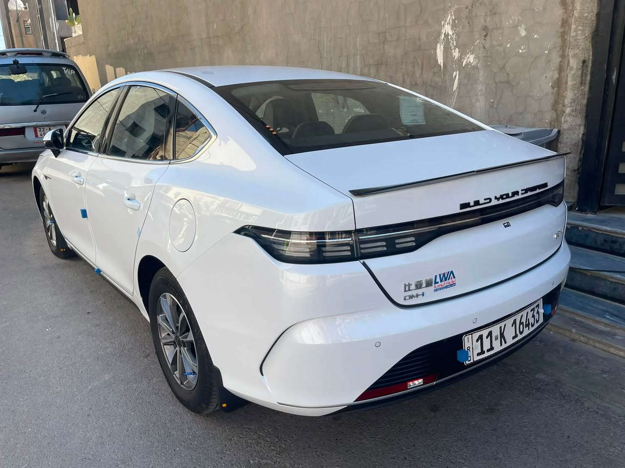 السلام عليكم
بي واي دي BYD دسترويل 
موديل 2025 فوول اعلى فئة 
مواصفات ١/١  .. 
. فتحة سقف
. لايت عدسة + LED 
جنطة كهرباء ⚡️ 
. تشغيل عن بعد 
. كير ماوس 
. شاشة قلاب 
وبعد بيها هواي مواصفات
————————————
ماشية : 4,000 
الملحقات : بصمة +كارت +الشاحنة الأصلية مالتها +كتلوكات الشركة موجودة.. 
السيارة مكفولة كفالة  عامة من الشخط والصبغ والتكحيل والبارد والتبديل . سونار مرفق 
السعـر : 21.400  وبيها مجال 
العنوان : بغداد - الكرخ 
رقم الهاتف :  ***********
