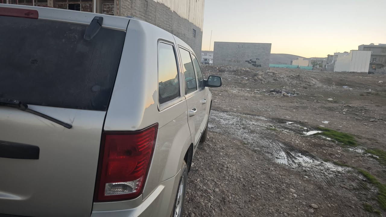 2008 کێڕو مەکینە بە شەرت  بۆیاخ تەنکە
جوان ماوەتەوە هیلاک نەکراوە 
نرخی 105
***********
3 پارچەی پەمە
