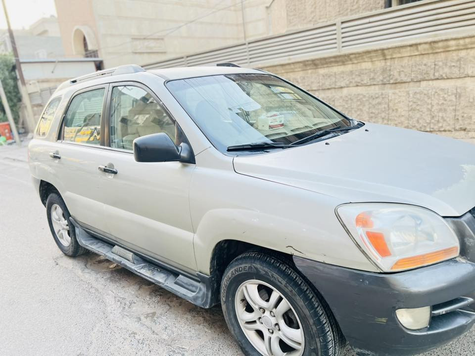 سبورتج امريكي 
موديل 2007 محرك6  2700 
حادثها مال امريكا شويه بالدعاميه صوره الحادث موجود 
وبيها بارد بالجاملغ الوره 
السياره مابيها معجون 
السعر 95 
مكاني بغداد

‭٠٧٨٩ ٣٧٩ ٨٠٥٧‬
