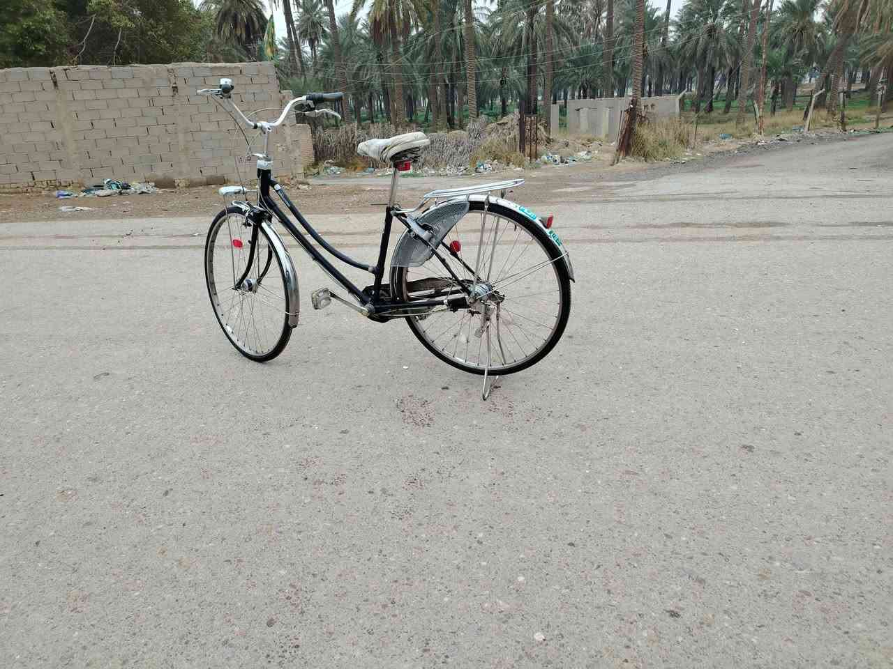 سلام عليكم بايسكل للبيع السعر 80وبي مجال الحجم ٢٧جديد شركة برح ستوت للاتصال ***********مكان بغداد الأمين السدة
