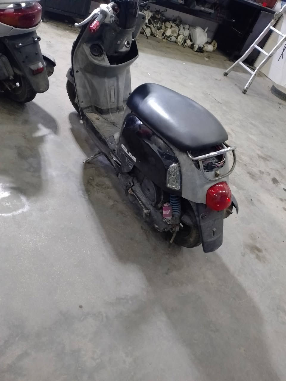 للبيع دراجة بوليس جديد محرك ناعم مينسمع شلعة معدل مخيفة مكينة بلادية ممفتوح بس الصبح من تشتغل دخن ابيض وتكطع بعد السعر 550


**إذا كنت صاحب هذا الإعلان وتريد حذفه لأي سبب، رجاءا أرسل رسالة إلى الدعم الفني**