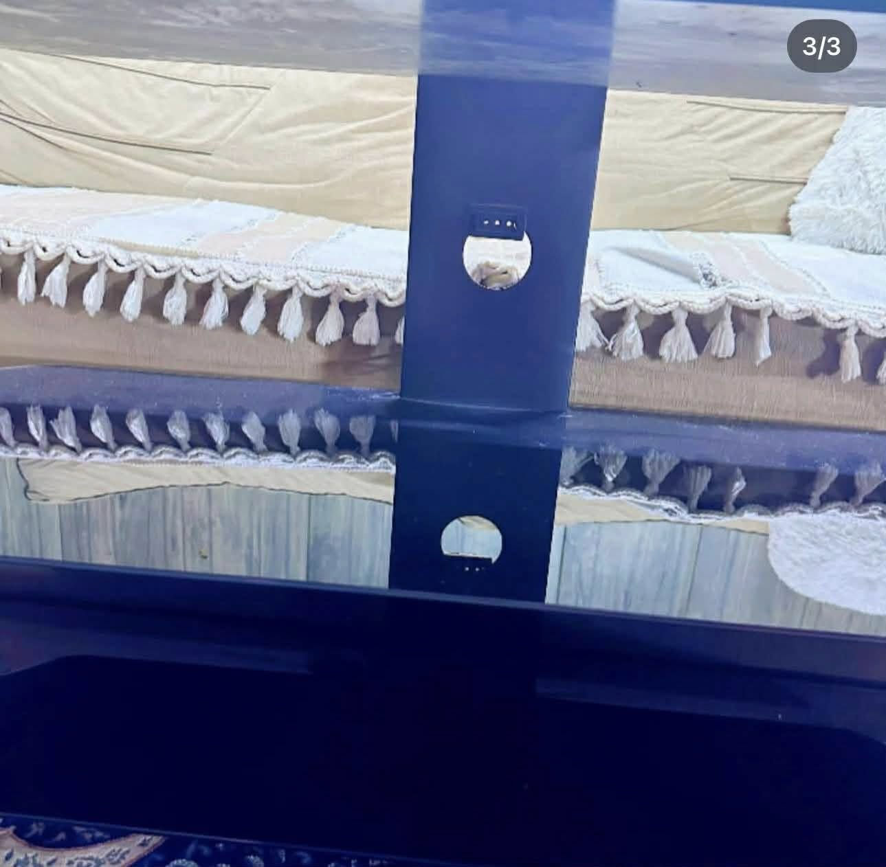 ميز تلفزون حديد وجام نضافه 100‎%‎
سعر 40 وبس مجال مكاني بغداد المدائن سلمان باك
رقم تلفون ***********@الجميع
