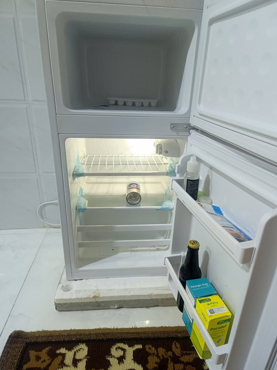 ثلاجة للبيع ستعمال قليل ب90 وبيه مجال ‏‪***********‬‏
