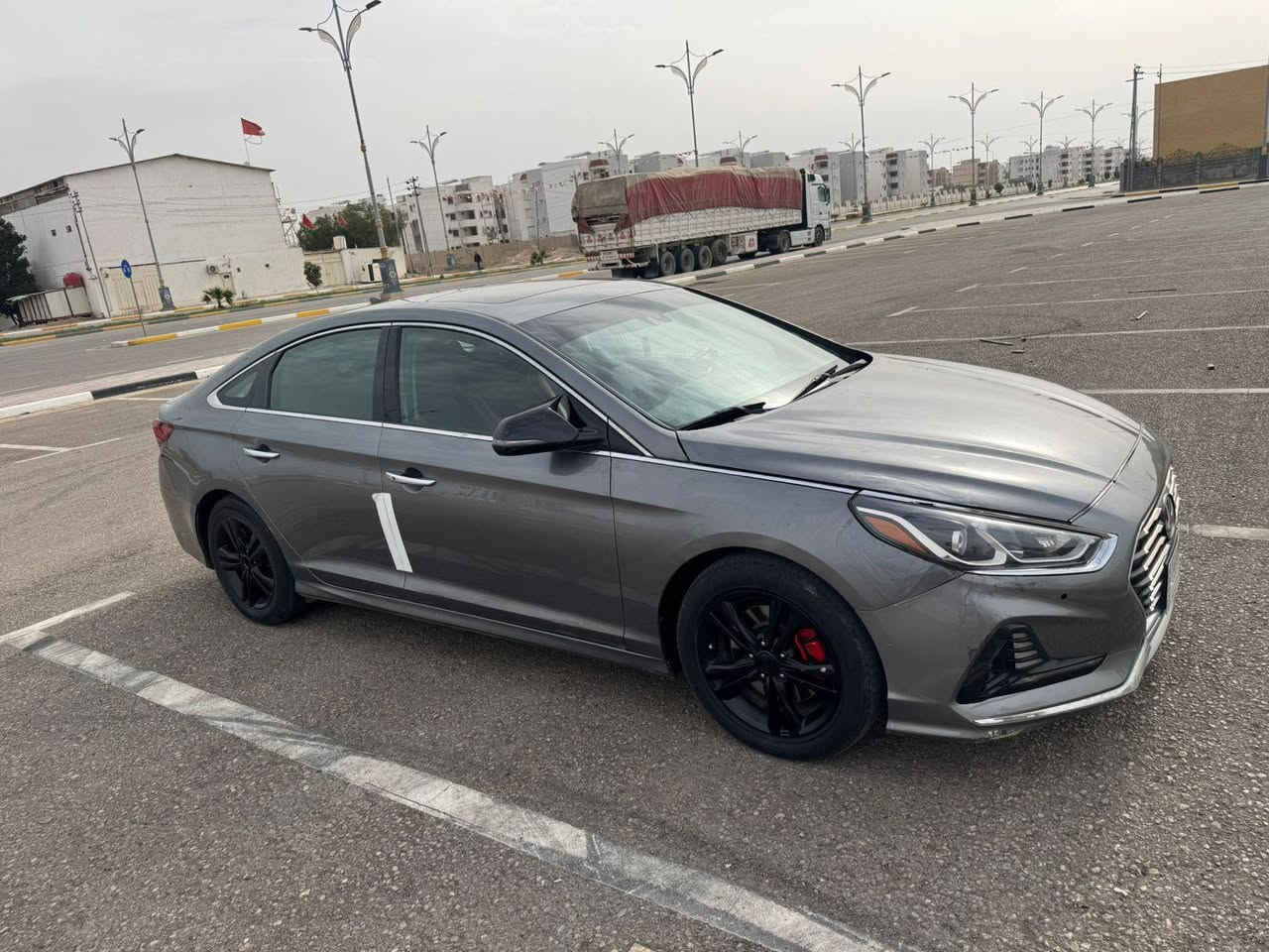 هونداي سوناتا موديل ١٨سياره فول مواصفات وارد امريكي السعر ١٢٥ وبيها مجال قليل رقم نجف مكان السياره كربلاء رقم الهاتف ***********
