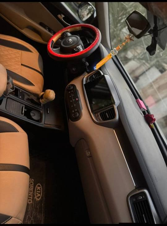 السلام عليكم سورنتو موديل ١٦ مكفوله من كل النواحي ٦ سلندر ٧ راكب  ٣ قطع تبريد السنويه بسمي   السياره ماشيه ٩٤ الف سعره ٢٢٠ ورقه المكان تقاطع الشاعوره 
***********
