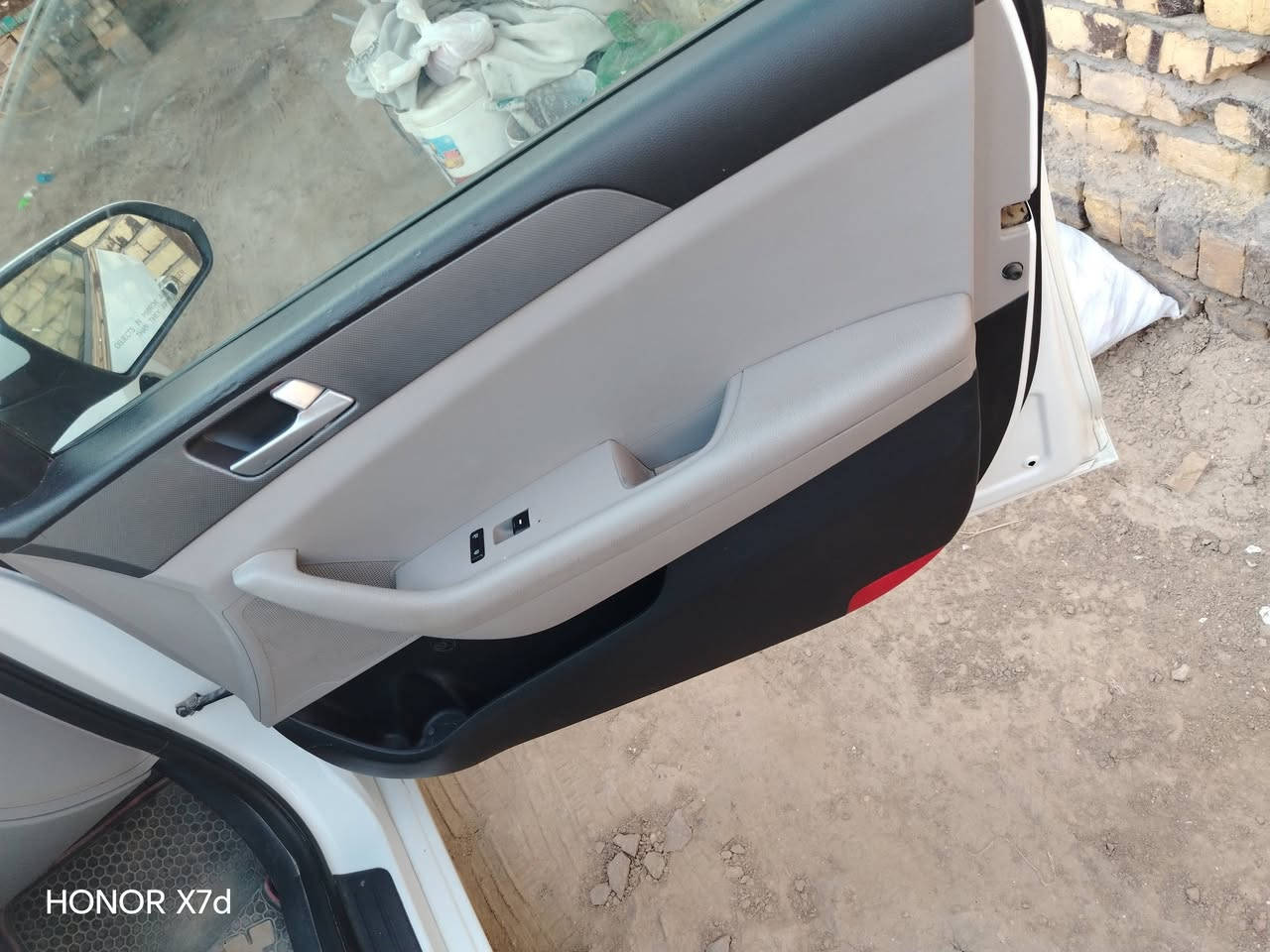 السلام عليكم سوناتا ٢٠١٦ وارد أمريكي بيها تقشير وتبديل اربع قطع بدون صبغ بيه بس كد شبر صبغ بالتكمه مكينه وكير شرط للاستفسار أكثر اتصل *********** مكان السياره بابل الكفل
السعر شده وبيه مجال رجاا أهل ال٩٠ لايتصل بدون احراج
