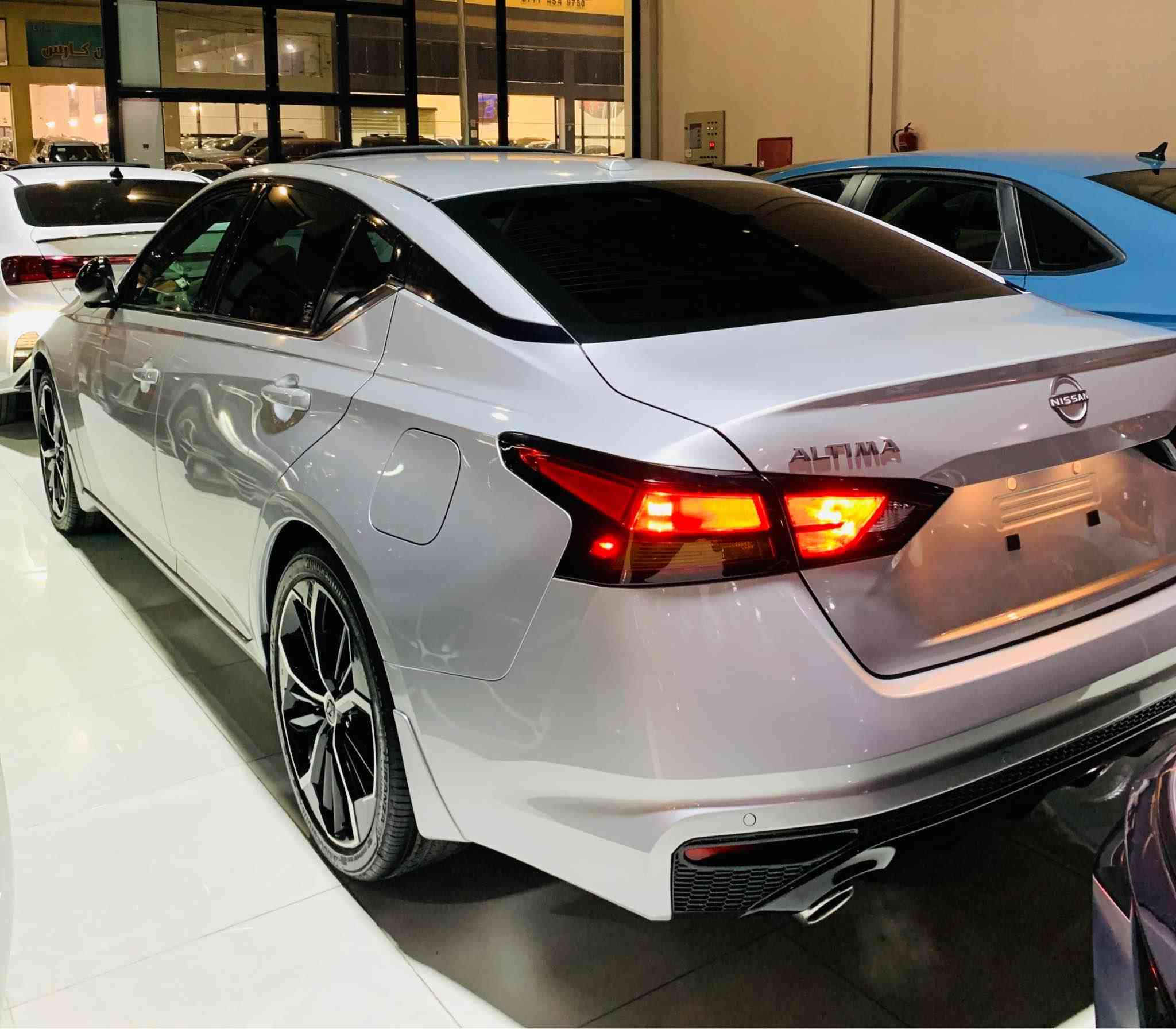 نیسان التیما ٢٠٢٤
مواسەفات Srپلەس
رەنگی سلڤەر 
سلاید شاشە گەورە
وایەر لیس چارچ
کوشن جلد و کارەبایی و هیتەر
گێر لە سوکان
١٥ هەزار مایل رۆیشتووە
دوو دەرگای بیلاد گۆراوە
ناودەرگایی کەمێک سبوغه
ئەرباگی شانیی تەقیوەو بیلاد دانراوەتەوە

رەقەم کاتییە و ٩٠ رۆژی لەگەلە

*********** أربيل, العراق
