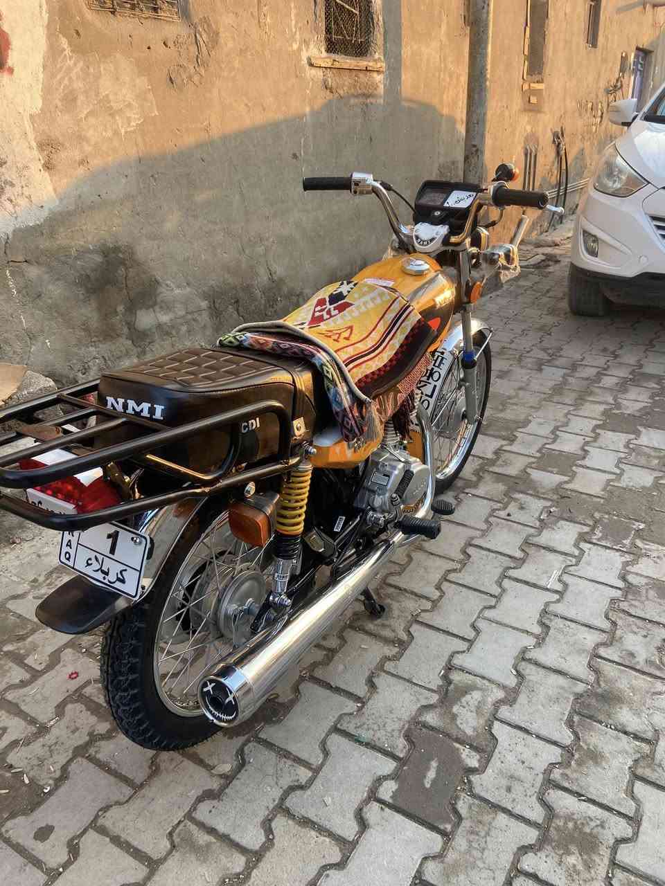 السلام عليكم..
نامة شلامجة موديل 22 طالعة بشهر 12 
اوراق اصولي 7 اوراق يعني كبل للترقيم 
الدراجه نضيفه كلش شوفة عينك
مكفولة شرط شلعة ومعدل 
مكاني كربلاء طويريج 
وهذا رقمي اتصل وبيك خير وتدلل 
***********
