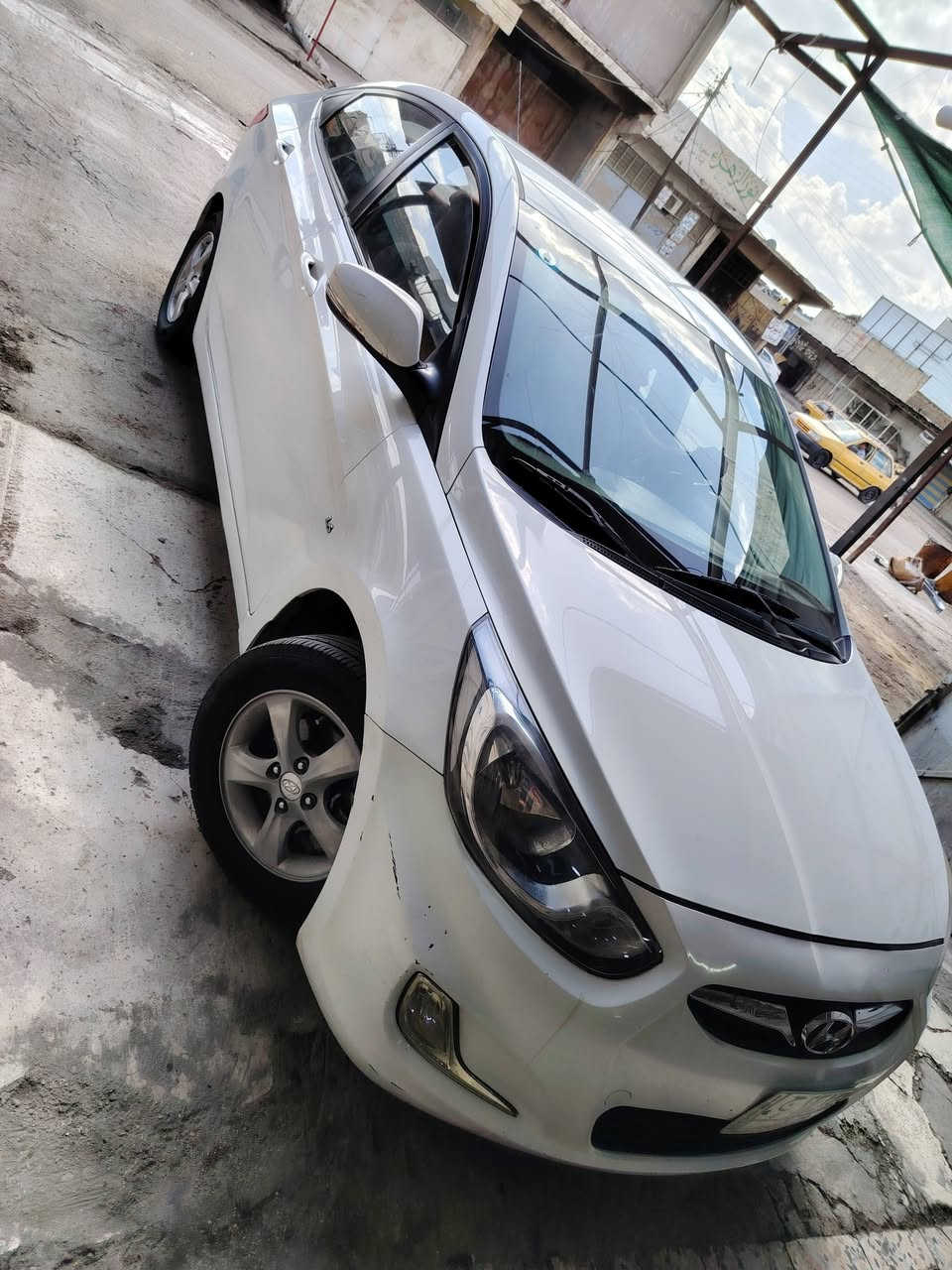 السلام عليكم اكسنت ٢٠١١ للبيع
بيهه باب خلف السائق صبغ وتكحيل كارت بالجاملغ الخلفي والامامي مكينه ١٦٠٠ سياره كامله مابيهه نقص ماشيه ١٧٦ كم   ب٩٠ وبيهه مجال ***********
