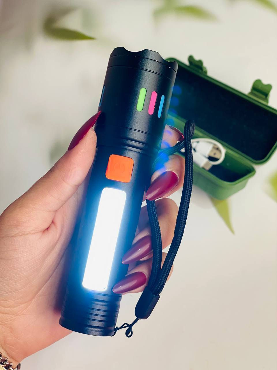 مصباح GT-505-TG+COB اليدوي هو مصباح قوي ومتعدد الاستخدامات، يجمع بين نوعين من مصابيح LED: TG وCOB، مما يتيح لك تحقيق أقصى درجات الراحة وكفاءة الإضاءة في مختلف الظروف. بفضل حجمه الصغير وتصميمه المريح، فهو مناسب للاستخدام اليومي وفي الظروف القاسية، مثل المشي لمسافات طويلة أو الصيد.


**إذا كنت صاحب هذا الإعلان وتريد حذفه لأي سبب، رجاءا أرسل رسالة إلى الدعم الفني**