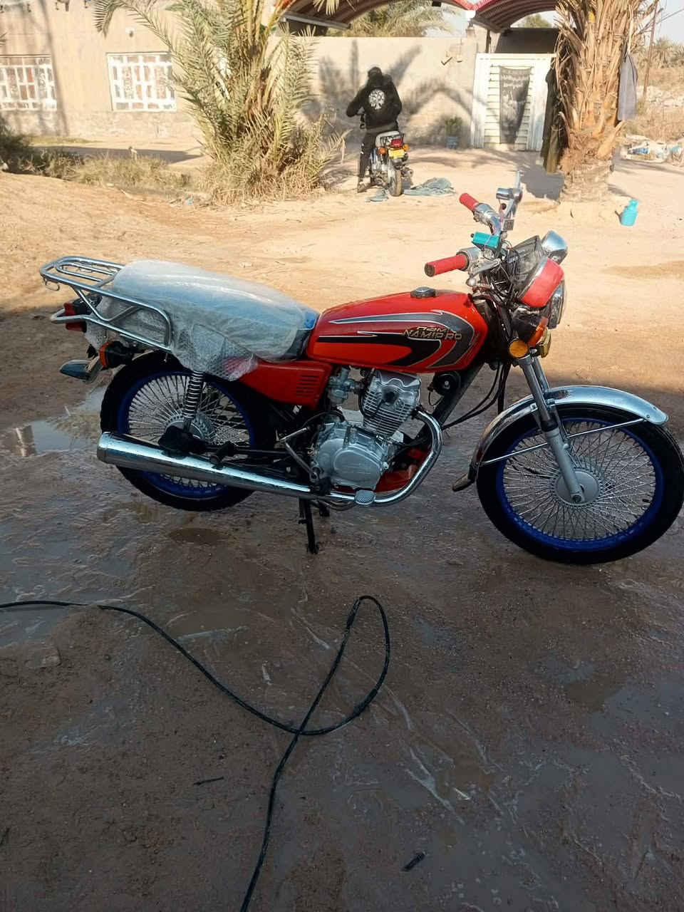 سلام عليكم دراجه للبيع دراجه نضيفه كلك كلك المكان نجف كوفه السعر 400وبيها مجال الرقم***********
