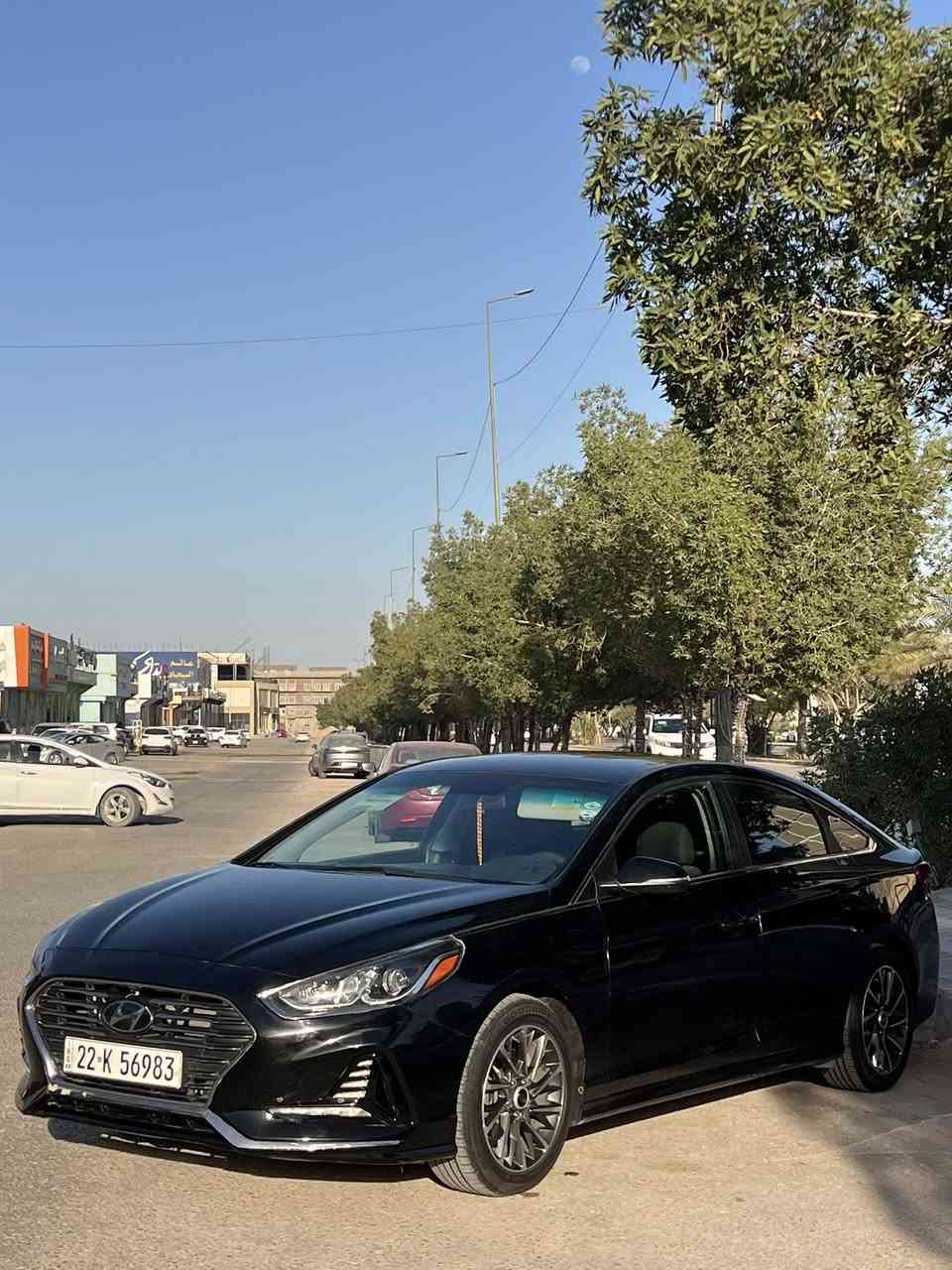 للبيع سيارة: هونداي  سوناتا   
•الضرر: جاملغ وبنيد ( بدون دواخل )
•الرقم: اربيل
•الايرباكات: بدون ايرباك

•المواصفات :
▪️السيارة: هونداي 
▪️الموديل: 2018
▪️المحرك: 2.4 لتر 
▪️العداد: 90 الف مايل
▪️حجم الويل: ويل كب حجم 18 آنش مع طقم تايرات بحاله ممتازه
▪️لايتات زينون مع حاجب LED  مع كشافات دعامية زينون
▪️بصمات عدد 2 للأبواب مع بصمة تشغيل وتشغيل عن بعد
▪️حساس خلفي
▪️كامرة خلفية دوارة اصل مع الستيرن
▪️شاشة الدشبول حجم كبير للتحكم بايعازات السيارة
▪️گير شفتر بالستيرن للتحكم بالگير العادي
▪️غرفة السيارة مخمل اسود اصل
▪️قطعتين تبريد امامي وخلفي
▪️تدفئة  لكشنات المقدمة
▪️سستم صوت
▪️تحكم ستيرن جهتين بلوتوث وحاكية وكروس سرعة وتحكم صوت 
▪️نظام ABS مانع انزلاق
▪️السيارة جديدة وبوضع الشركة.

السعر المطلوب : 135 ورقه ( مع المجال البسيط )
 
الاتصال على: ***********
