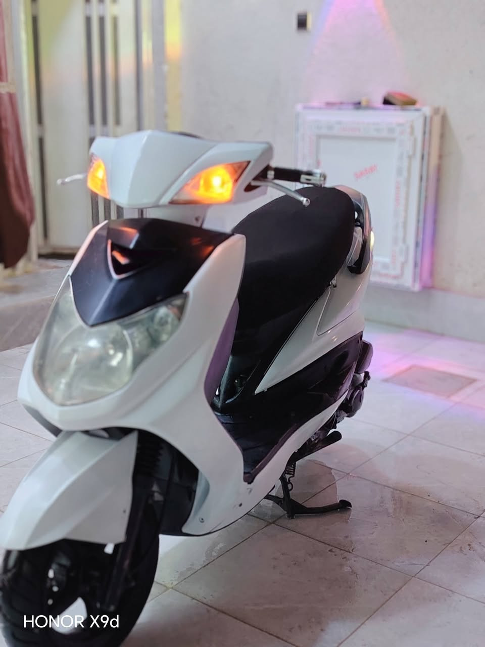 دراجه سكنس فحل ياباني دراجه كله شغال سلف نكره هندر كهربائيات كله شغاله لايت أمامي عالي ناصي بك لايت اشاير رباعي نهضه مشي خير من الله دراجه كامله مابيها نقص مفتوحة ولفات فقط السعر 450 مكاني ناصرية مركز
***********
