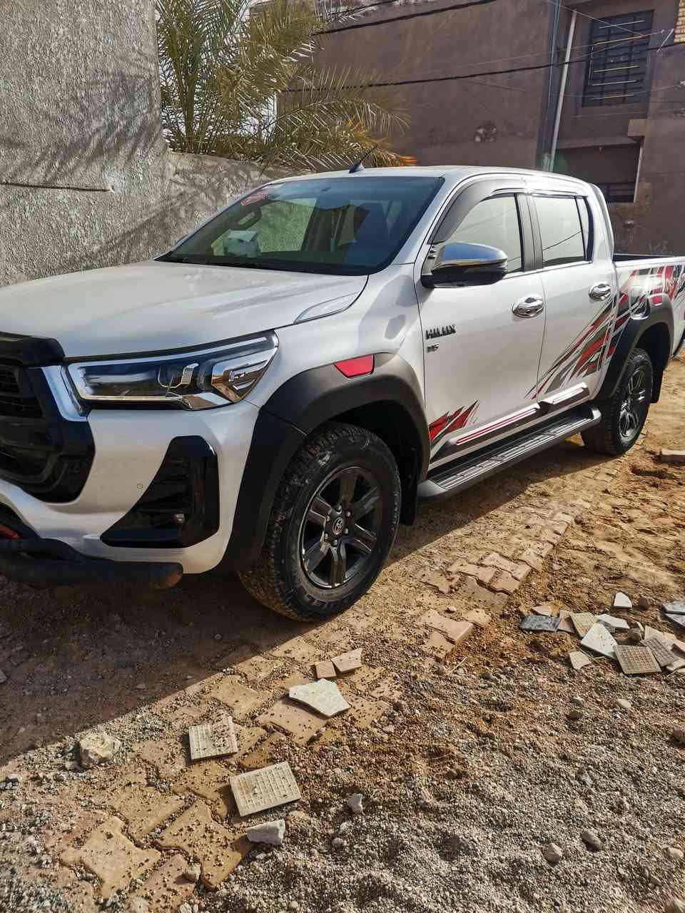 تيوتا ساز معروف الساز مواصفاته رادار كامره خلفيه شاشه كبيره السياره مكفوله كفاله عامه ماعدا فطر بك لايت الخلفي السياره ماشيه ٣٩ الف رقم واسط مكان السياره واسط ناحية جصان للاستفسار الاتصال على الرقم ***********او ***********
