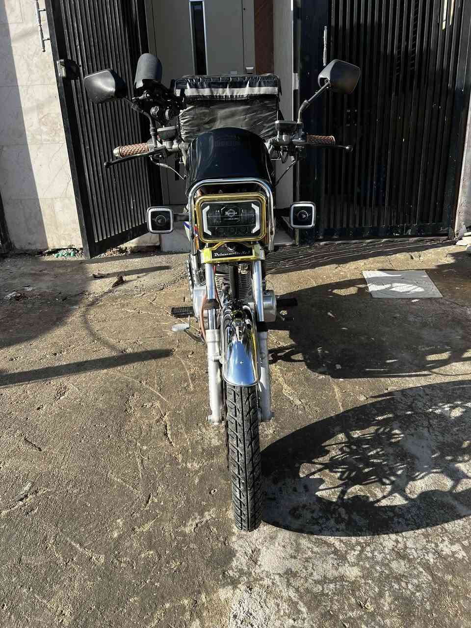 السلام عليكم
دراجه ناما برو 2025 
ماشيه 3300
دراجه كلشي مابيها نقص كهربائيات كامله
مكينه خير من الله
المواصفات :
3 انظمه تشغيل
بصمه
سويج 
تشغيل عن بعد
بيها نضام حماية ضد السرقات
مكينه 200
شاشه ديجتال
صرفيه بانزين قليلة
بيها مسجل
ستاند موبايل شحن واير ليس اصلي
جنطه مرتبه
مرايات 
.
.
.
دراجه امانه الله ولا مره موديها مصلح والصور شوفه عينكم كلش نظيفه ومرتبه رايدها ب 875 وبيها مجال بسيط كلش للشراي
المكان : الداوودي محله 611
رقم : ***********
