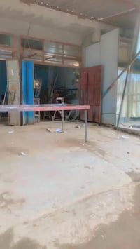 بسم الله الرحمن الرحيم  محل حداده كامل للبيع لعدم التفرغ يحتوي على كتر...