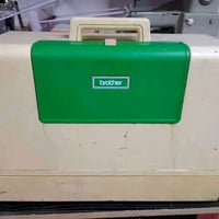 ماكينة برذر • نظيفة • تطريز وزكزاك